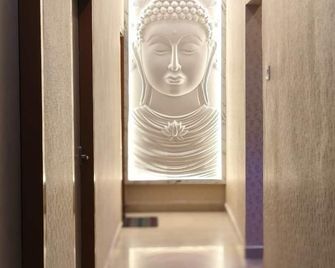 Hotel Krithick grand - Theni - Hallway