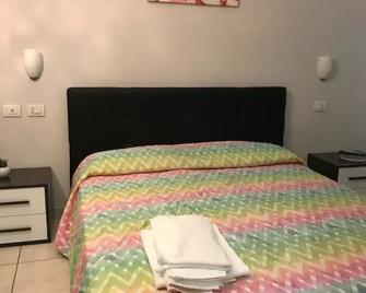 Hotel Daisy - San Giovanni Lupatoto - Schlafzimmer