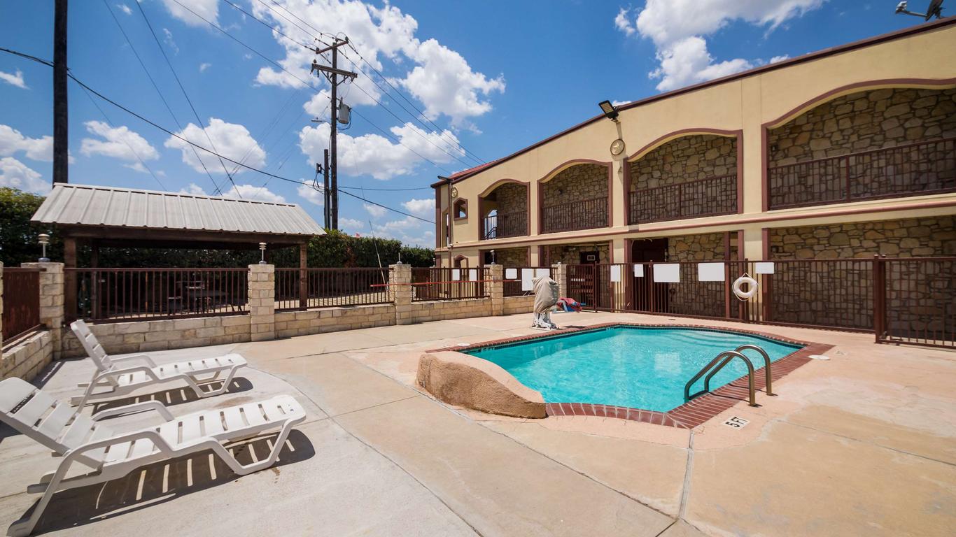 Americas Best Value Inn Buda Austin S