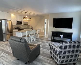 Brand New Modern 2 bedroom 2 bath single level - Brewer - Living room