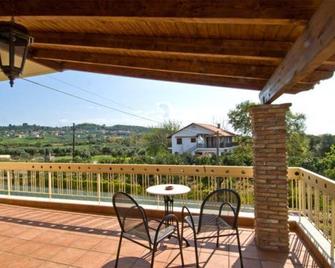 Fotis Rooms - Skafidia - Balcón