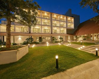 Signature Club Resort - Bengaluru - Building
