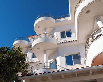 Mariksel Hotel - Ksamil