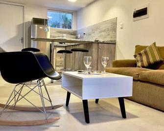 Tiny House next to Asuncion Airport - Luque - Living room
