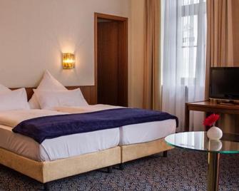 Stadthotel - Konstanz - Bedroom