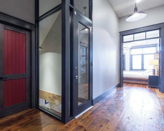 Modern Barn Loft Escape in Scenic Countryside — Nature All Around. - Ingersoll - Hallway