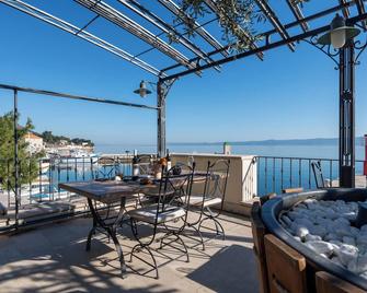 Newly renovated Hotel Kastil - Bol - Balkon