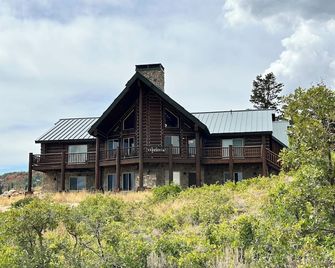 Porcupine Ridge Lodge - 5 Bedroom Luxury Cabin Near Park City w/ Movie Theater - Coalville - Building