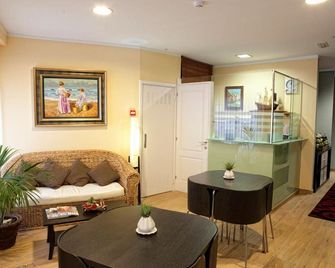 Pensión Jade - Castro-Urdiales - Sala de estar