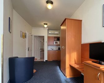 Suite Hotel 900 m zur Oper - וינה - חדר שינה