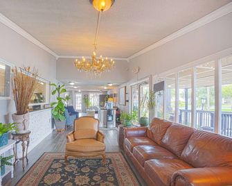Liberty Inn and Suites Kissimmee near Disney World - Kissimmee - Lobby