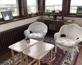 Red Rock Inn - Nipigon - Living room