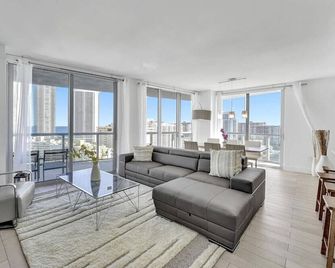 Cozy Canal View Studio Resort Amenities Near Ocean 1905 - Hallandale Beach - Strand
