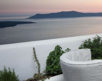 Fanari Vista Suites - Fira