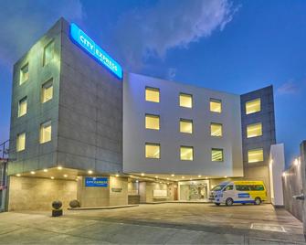 City Express by Marriott Aeropuerto Ciudad De México - Mexico City - Building