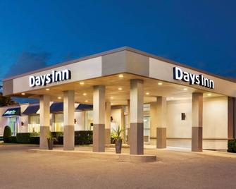 Days Inn by Wyndham London - לונדון - בניין