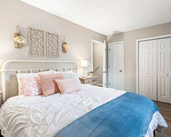 2 Br/1.5 Ba Townhome, Pets Ok, Near Ngmc, Longer Stays Ok, in-Unit W/D - Gainesville - Спальня