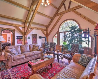 Serene Apt Along James River with BBQ and Gazebo! - Scottsville - Living room