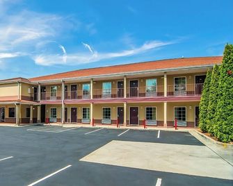 You Found it! 2 Convenient Units, Free Parking, Minutes to Taylor-Brawner Park - Mableton - Building