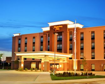Hampton Inn Lincoln Airport - Lincoln - Building