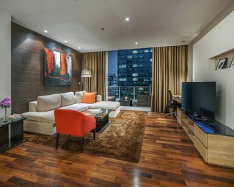 MUU Bangkok, Small Luxury Hotels of the World - Bangkok - Living room