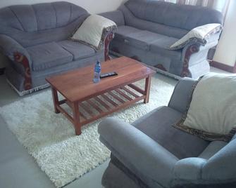 Kitui Premier Resort - Kitui - Sala de estar