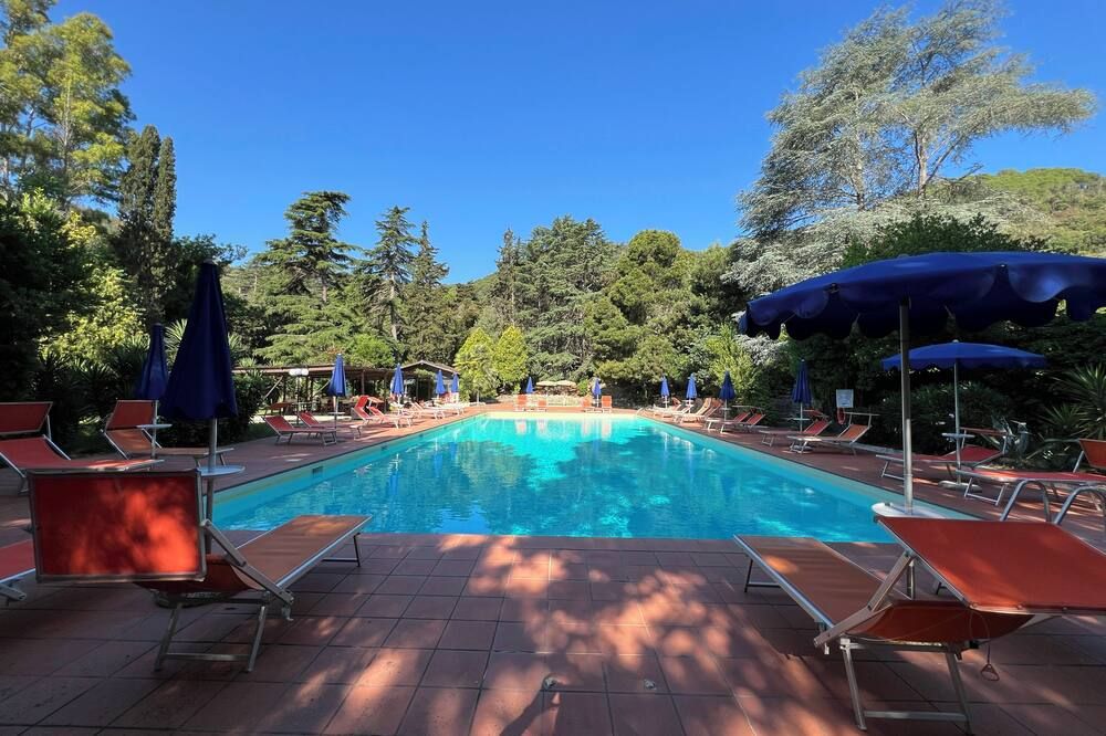 بارك هوتل نابوليوني - بورتوفرّايو - حوض السباحة