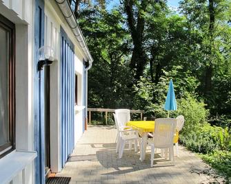 Holiday Home Waldhäuser-1 by Interhome - Fürstenberg/Havel - Innenhof
