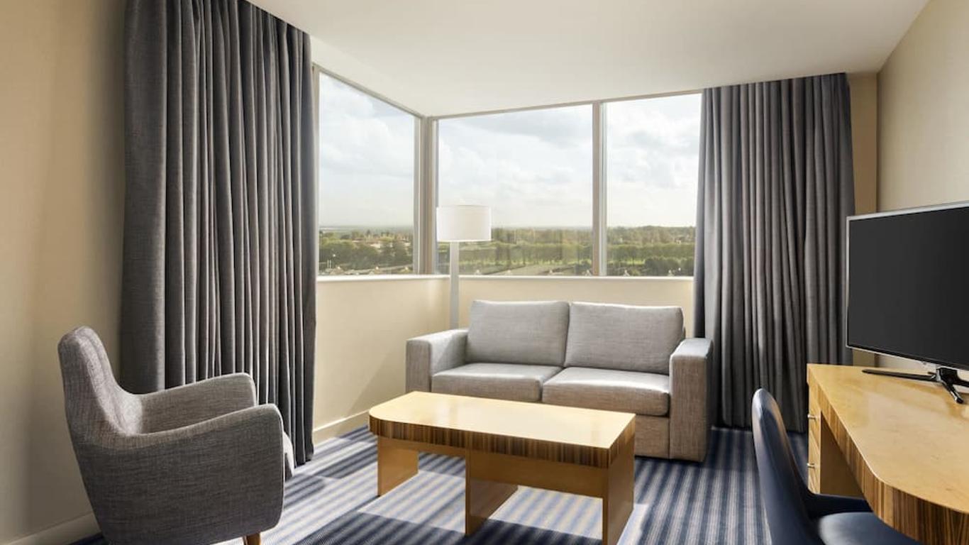 رمادا هوتل آند سويتس باي ويندام كوفينتري