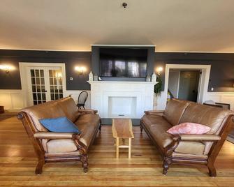 The Stowe Village Inn - Stowe - Living room