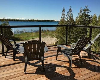 Tobermory - Lake Huron Waterfront Private Home - Tobermory - Balcony