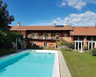 B&b La Cascina DI Monia E Mario - Massino Visconti - Pool