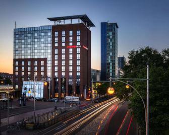 Intercityhotel Freiburg - פרייבורג אים ברייסגאו - דלפק קבלה