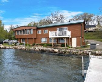 3 Units On Fife Lake With Hot Tub-Sleeps - Fife Lake - Edificio