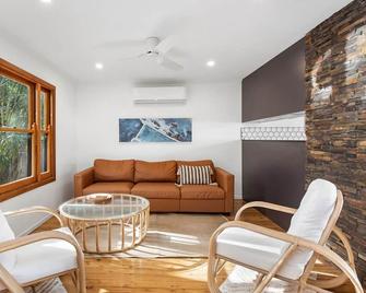 Cottage on Lorien - Coolum Beach - Obývací pokoj