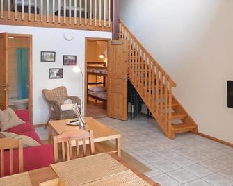 Lovely Apartment In Ystad With Kitchen - Ystad - Pokój dzienny