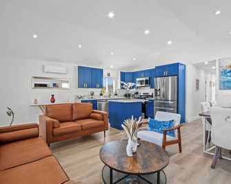 Charming 3-bedroom house in soothing Rosemead with WiFi, AC - Rosemead - Living room