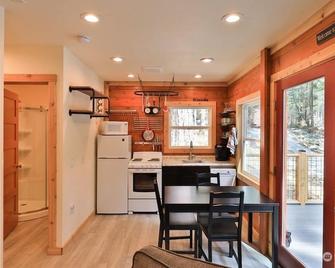 Enzos Haus - Leavenworth - Kitchen