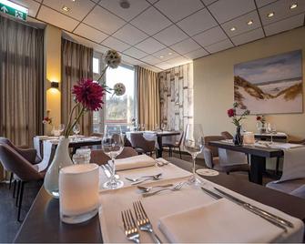 Modern Oasis Retreat Perfect for Scenic Walks and Cycling - Steps from Beach - Wijk aan Zee - Restaurace