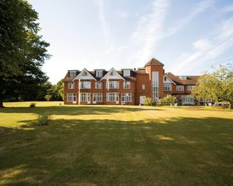 Grovefield House Hotel - Slough - Building