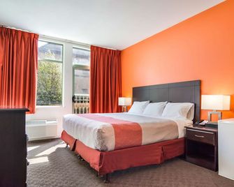 Motel 6 Surrey Bc - Surrey - Bedroom