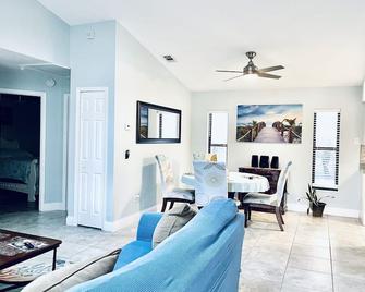 Heated Pool home fenced yard near the beach - Palm Coast