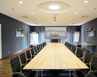 Airea Hotel - Büren - Meetingraum