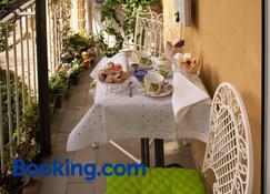 M Club De Luxe B&B - Rávena - Balcón