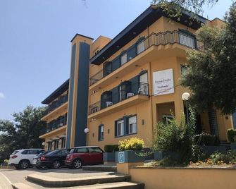 Hostal Esteba - Gerona - Edificio