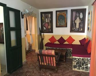 Colonial Style House - Dakar - Living room