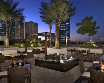 Atana Hotel - דובאי - פטיו