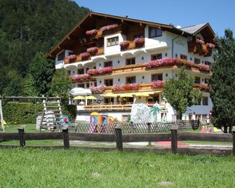 Hotel Neuwirt - Kirchdorf in Tirol - Building