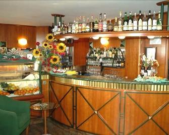 알베르고 알 안코라 - 가르다 - 바