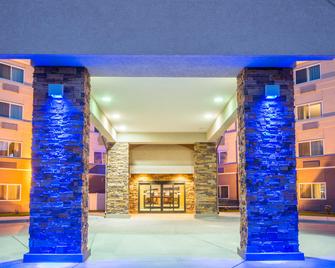 Holiday Inn Express Casper-I-25 - Casper - Building